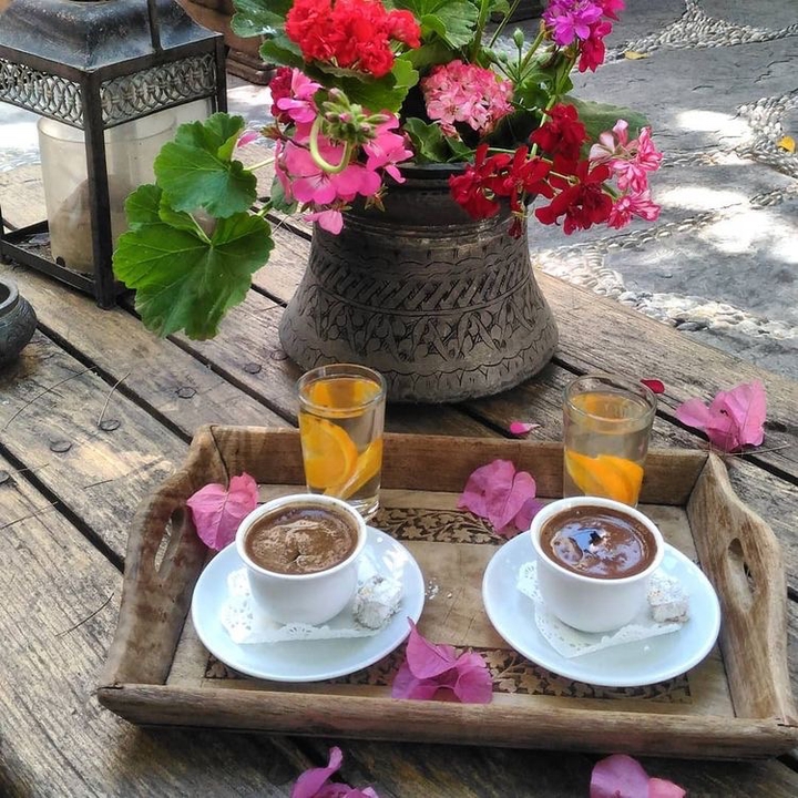 café