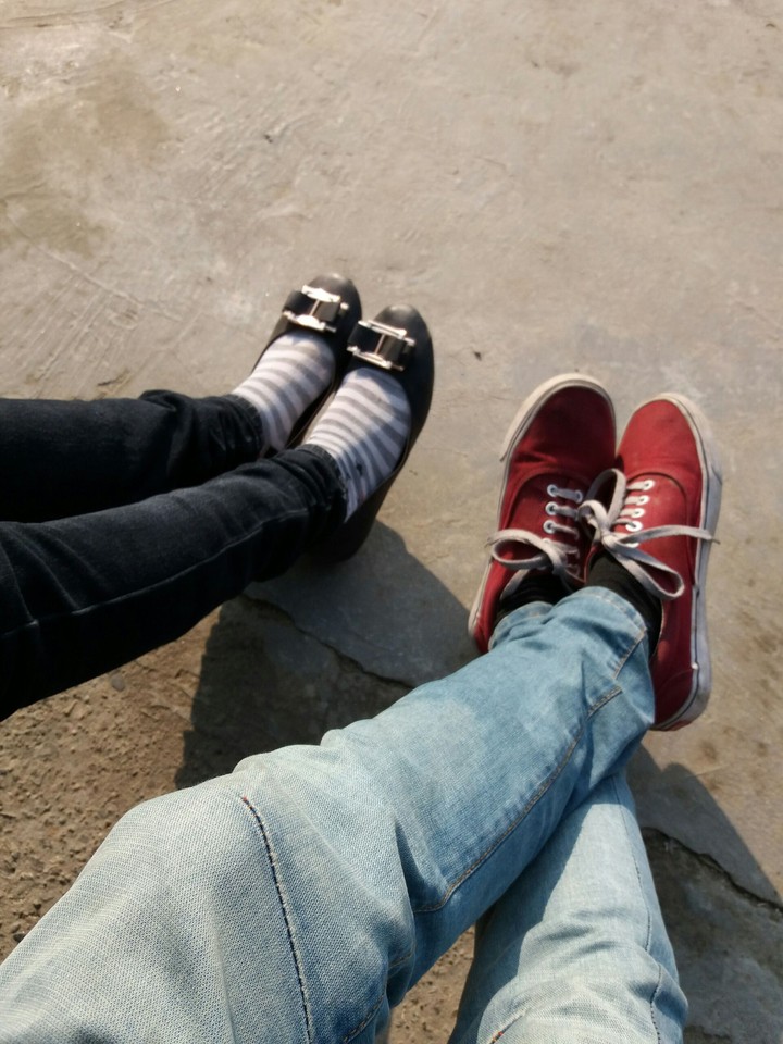 couple foots