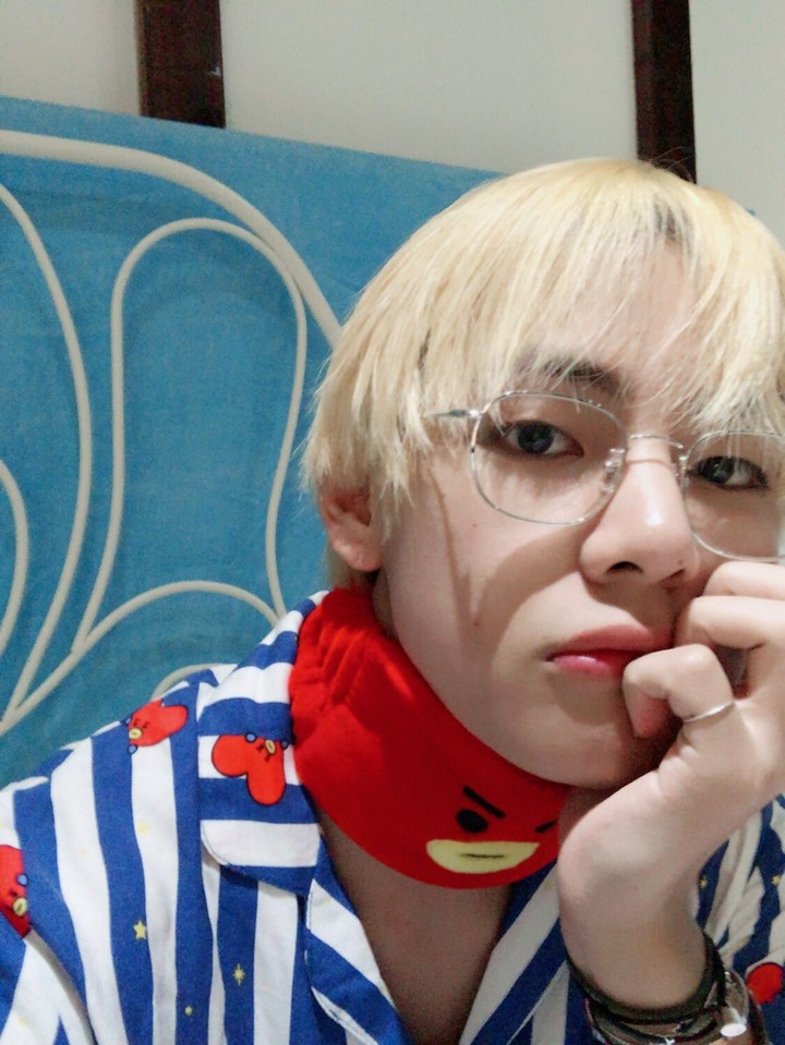 V