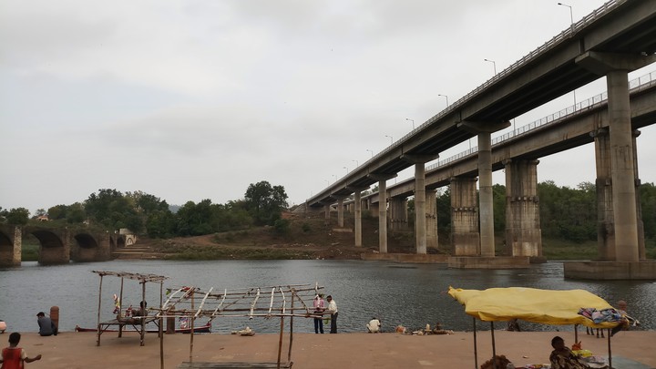 Scene beside the bridge