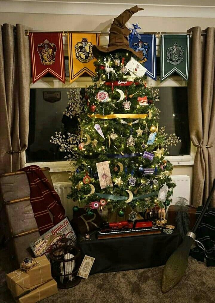 Christmas tree in harry potter theme
