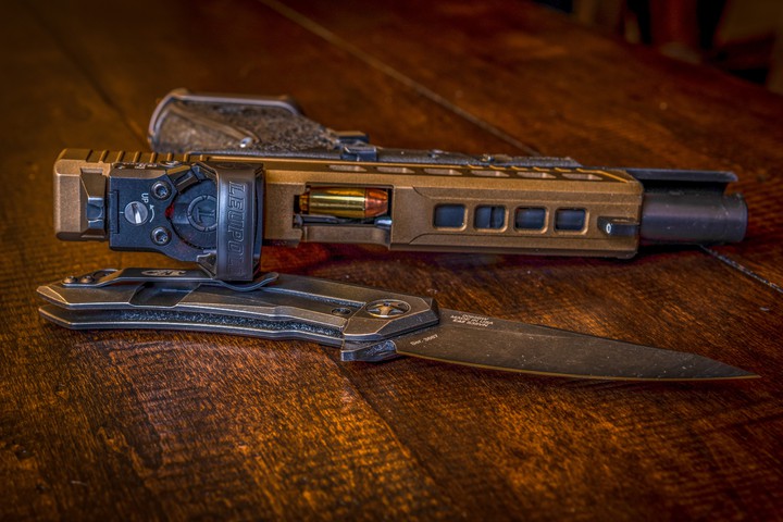 Custom Glock with Knife