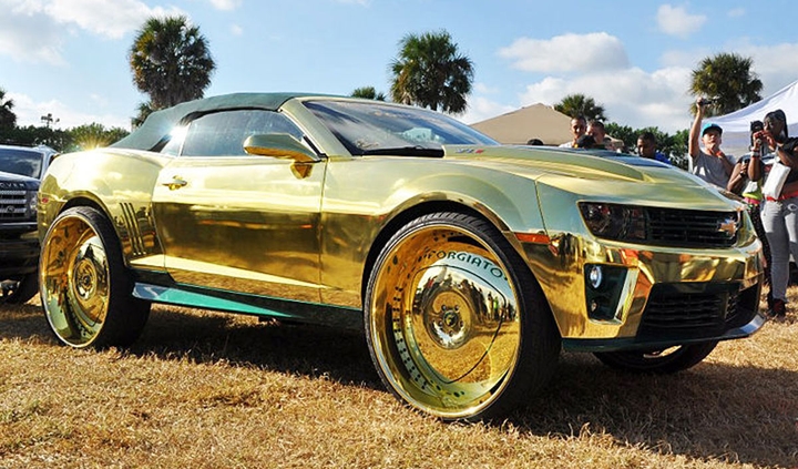 Camaro SS bañado en oro