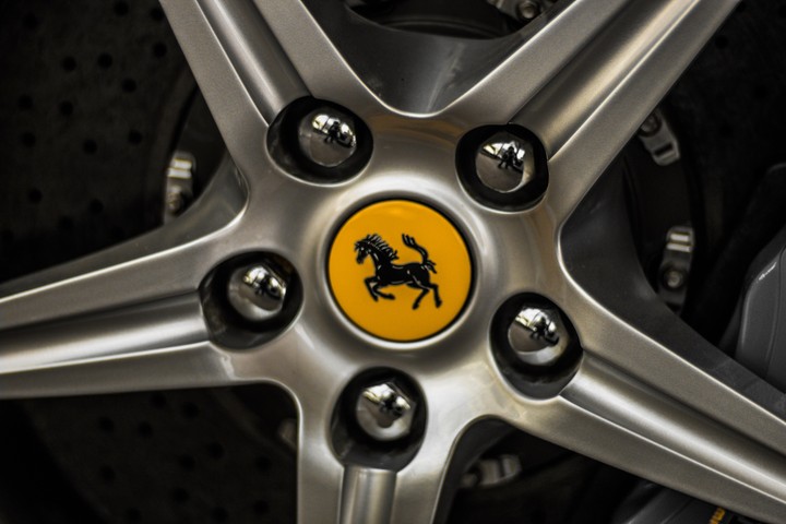 Ferrari R