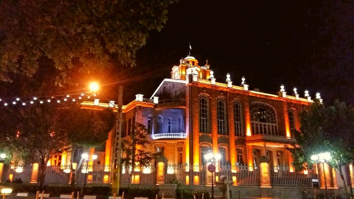 nightlife and nightlight