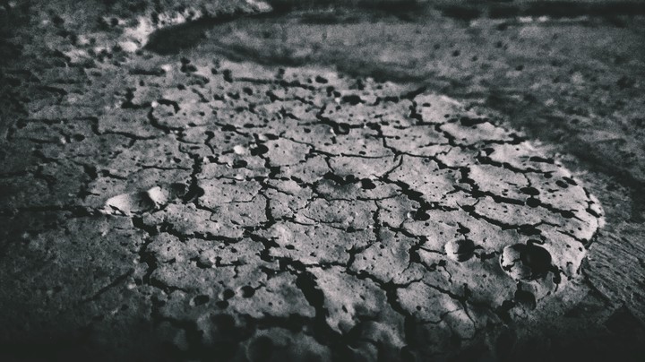 MOON CRUST