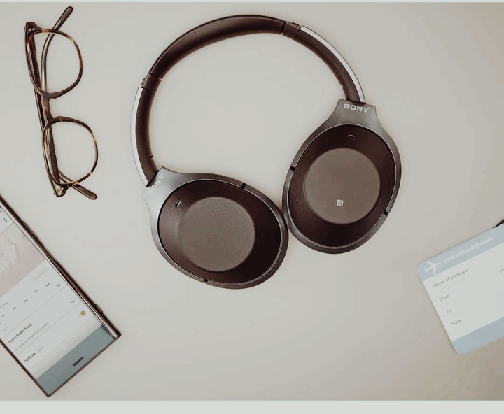 Headphone