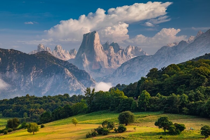 Spanien