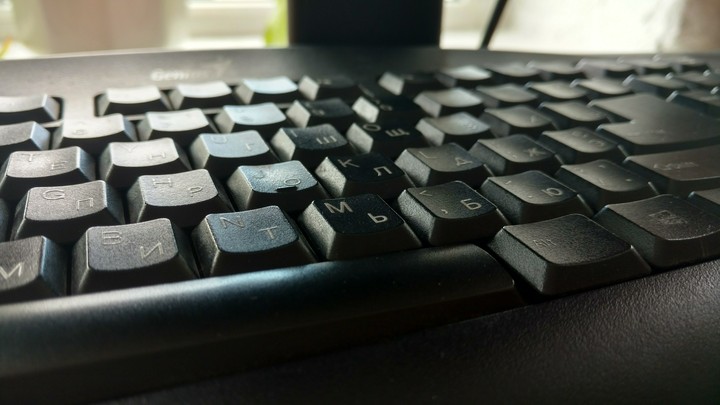 ⌨