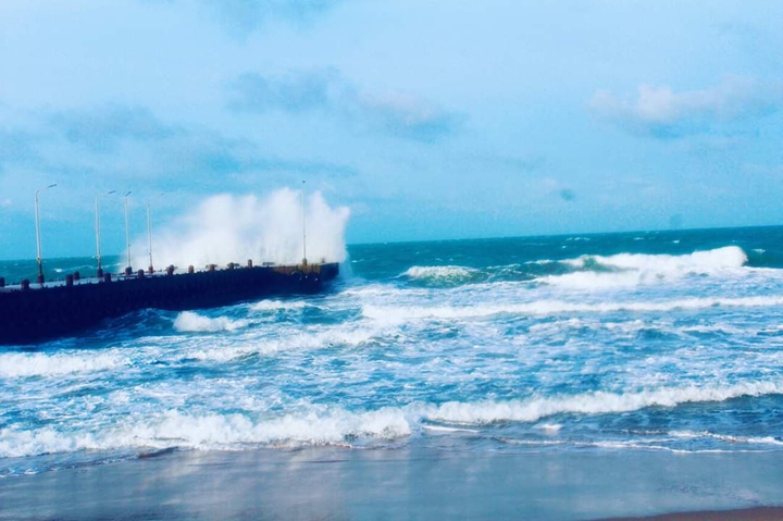 Dhanushkodi beach