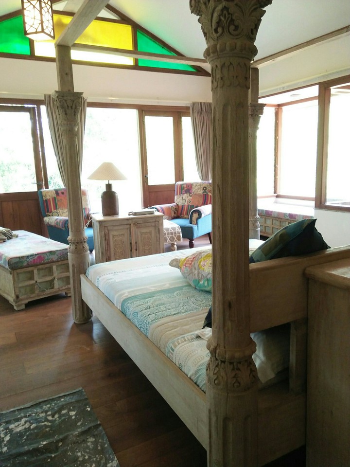 guesthouse room in photos