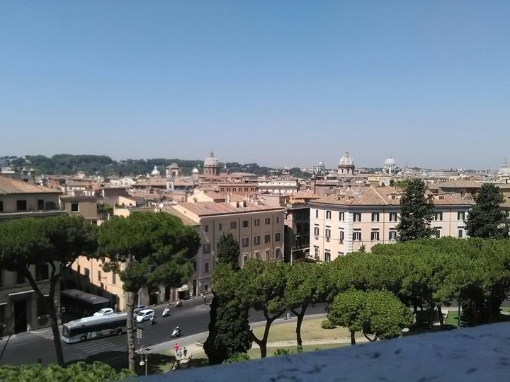città