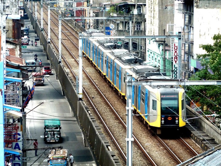 LRT1 to Monumento