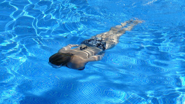 the swimming girl