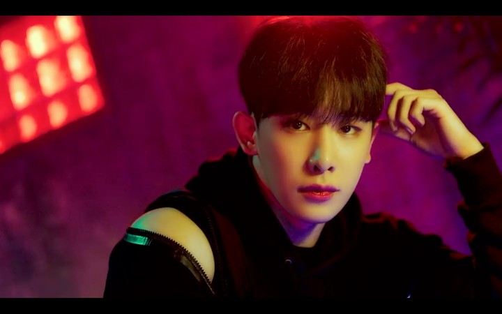 MONSTA X(몬스타엑스) - 'LIVIN' IT UP'