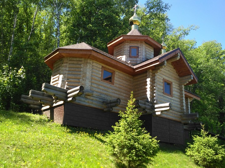 Wood House()Деревянный дом