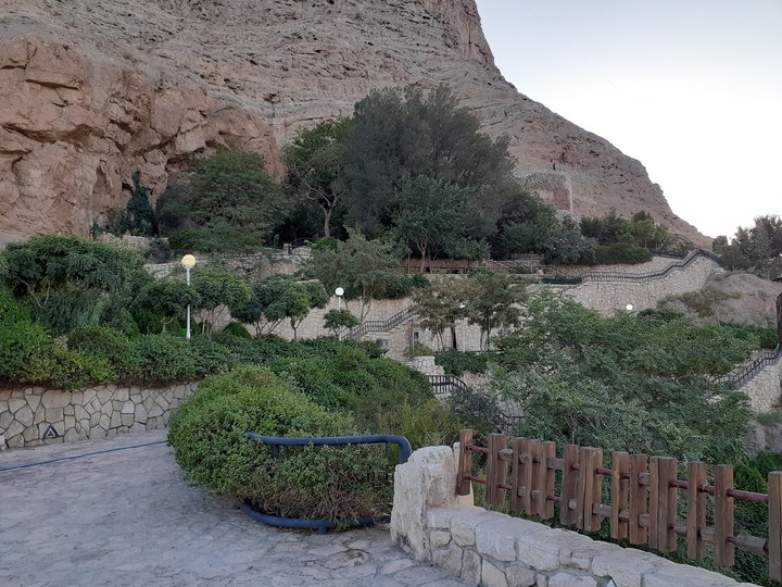 Sofe Mountain, Isf
