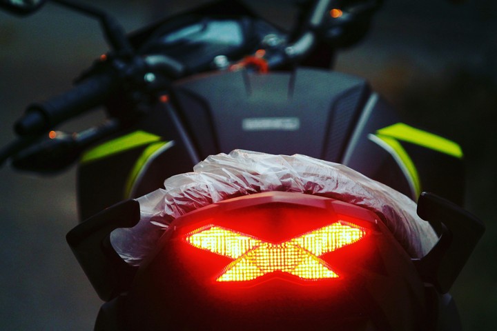 Hornet 160r