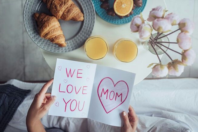 We love you,mom!!