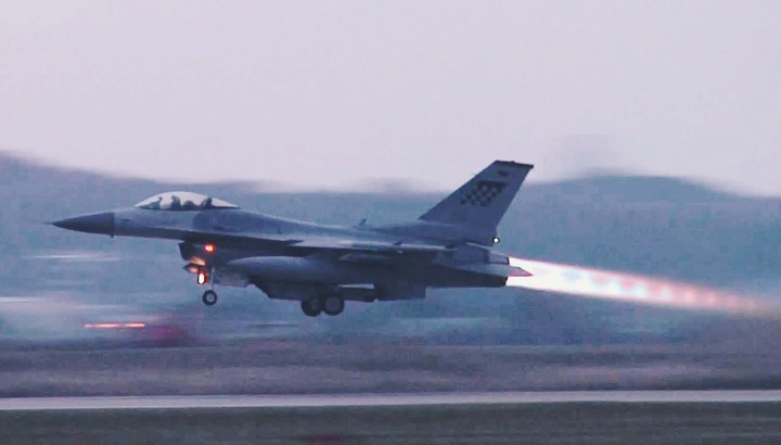 Take off F16 Fighting Falcon | Aircraft |