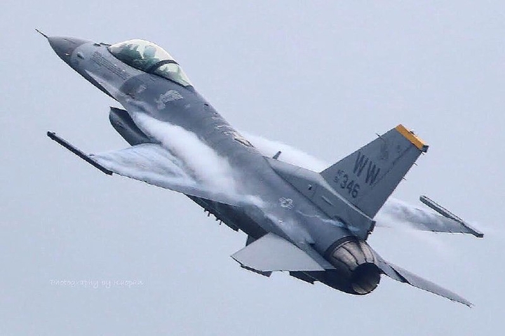F-16
