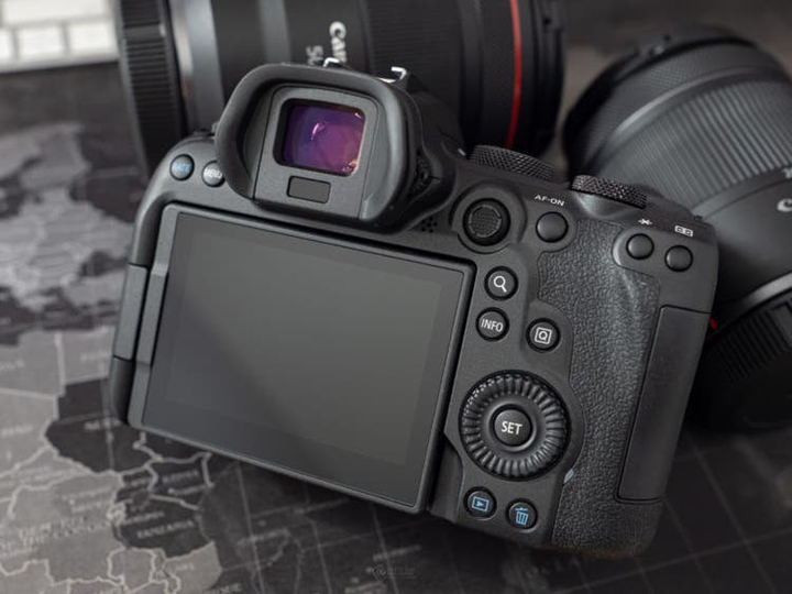 Canon EOS R6