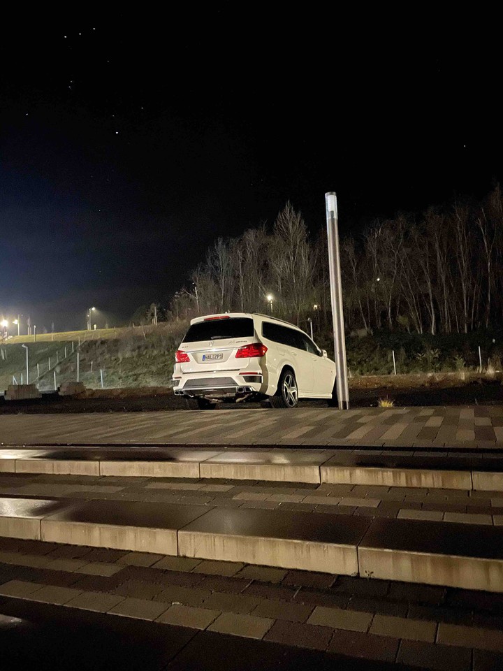 Mercedes in the dark