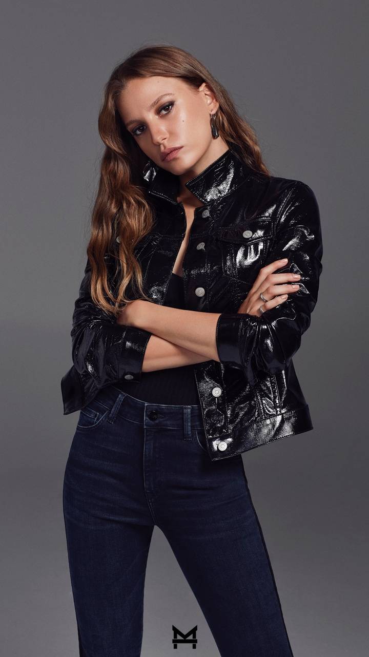 Serenay Sarikaya model and actress of Turkey