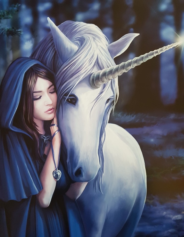 Anne Stokes