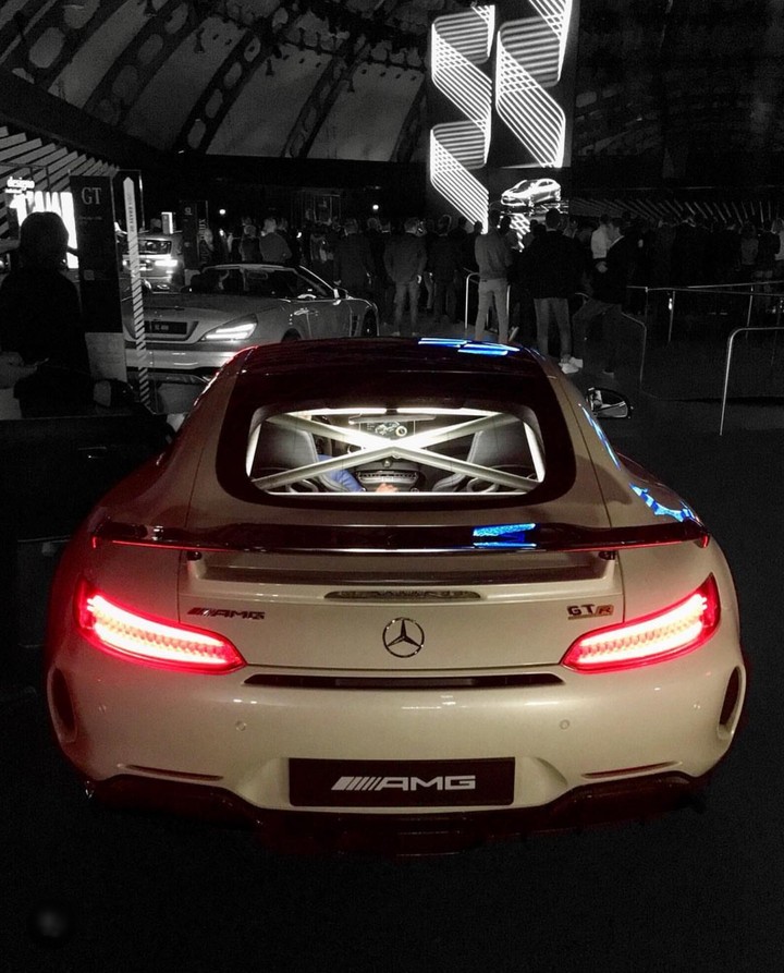 MERCEDES AMG GT