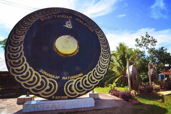 the giant gong