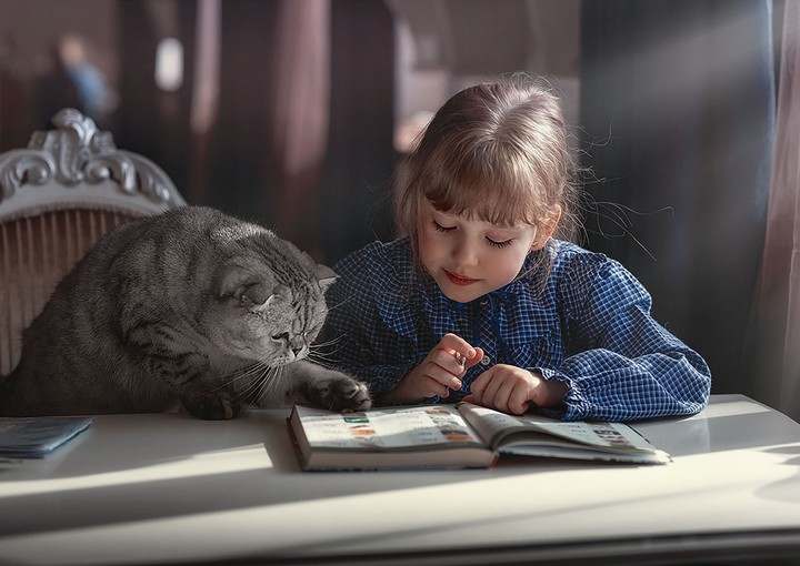 〰️❣️... Child & Cat...❣️〰️