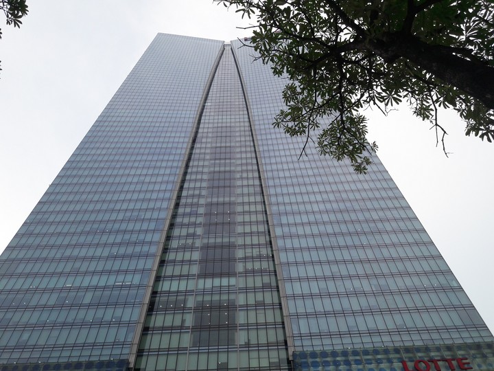 Lotte skyscraper