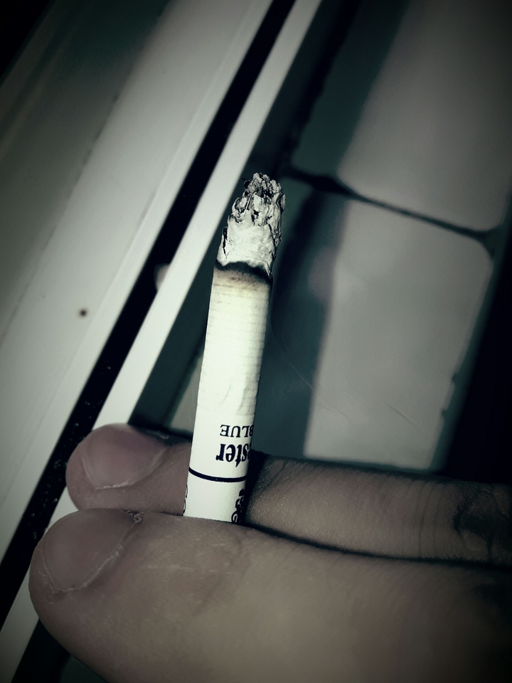 Cigarette