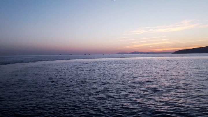 море