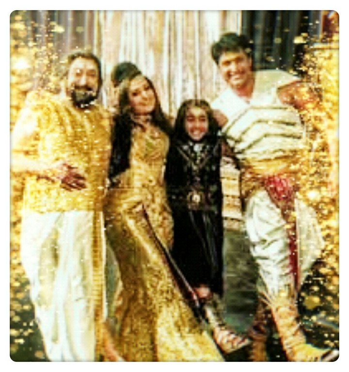Enjoying Off screen. .....:))) :)))