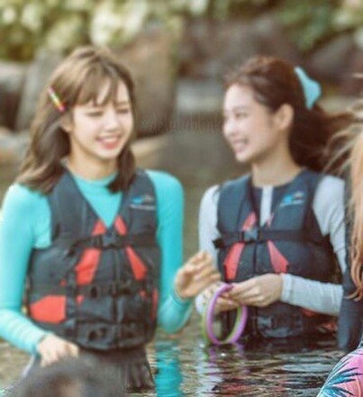JENLISA DESCULPA AI MEIO EMBASSADA