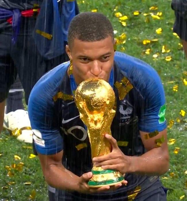kylian mbappé. 19999996