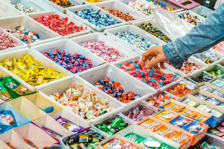 pick all  candies for me ヘ(^_^)ヘ