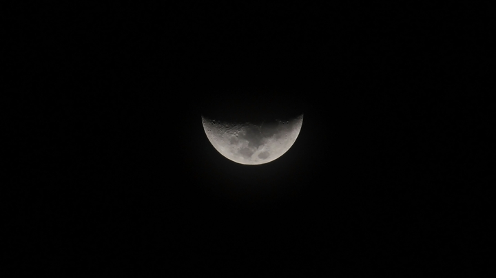 half moon ☽