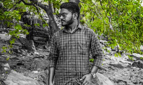 Pose