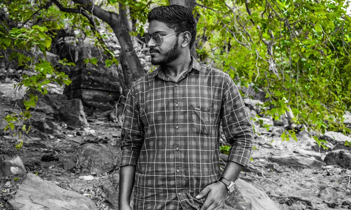 Pose