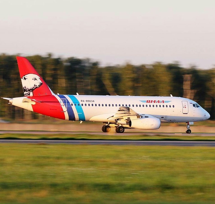 ✈
