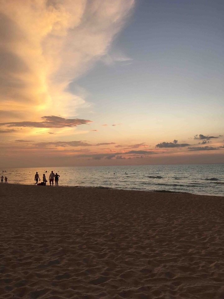 Gorgeous beach sunset