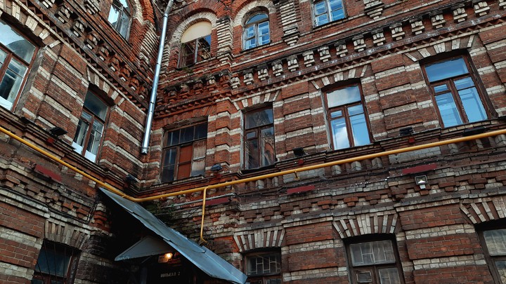 исторический дом из закоулков Москвы