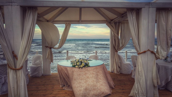 Waiting Wedding