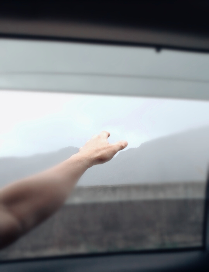 MOUNTAINS & SKY
