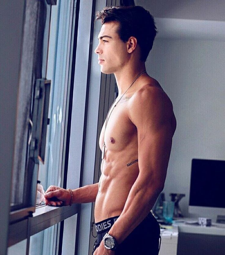 BODYBUILDER