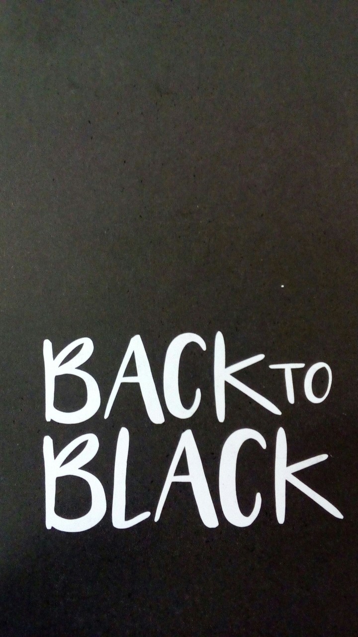 back to black | Volte pro preto