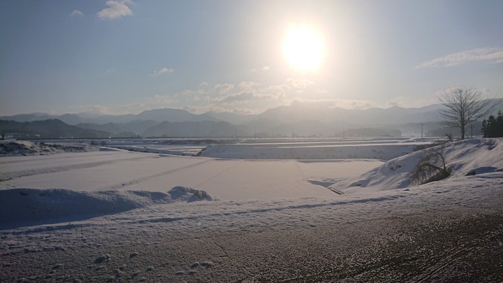 朝日に輝く銀世界